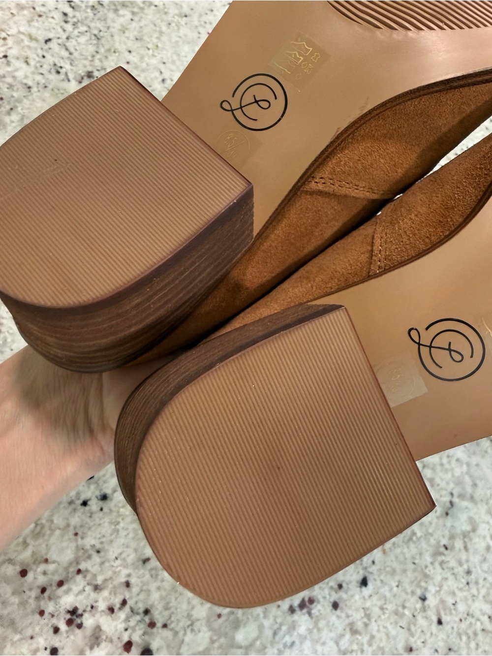 Chinese Laundry Women's Camel Suede Pointed Mules NIB - Picture 15 of 16